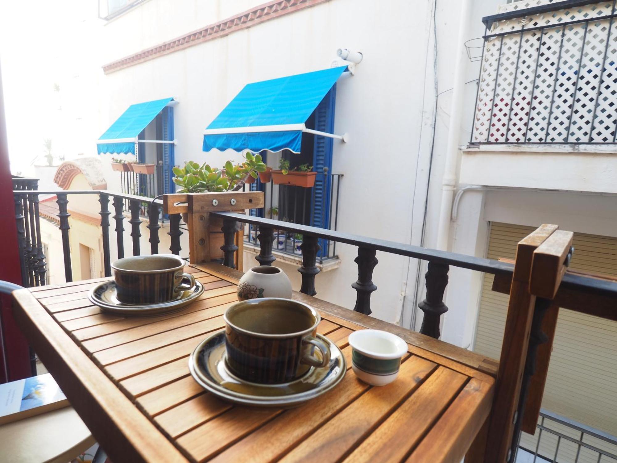 Balcony View Apartment By Hello Homes シッチェス エクステリア 写真